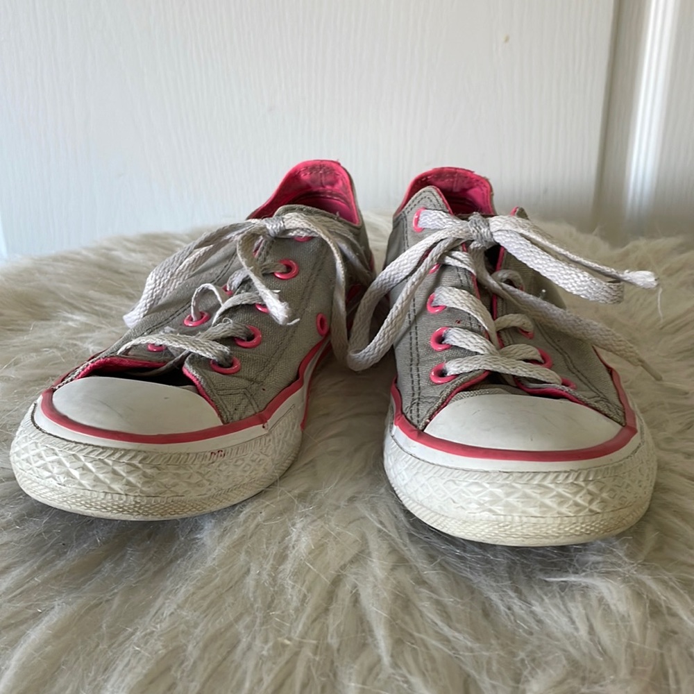 PINK AND GREY CONVERSE
